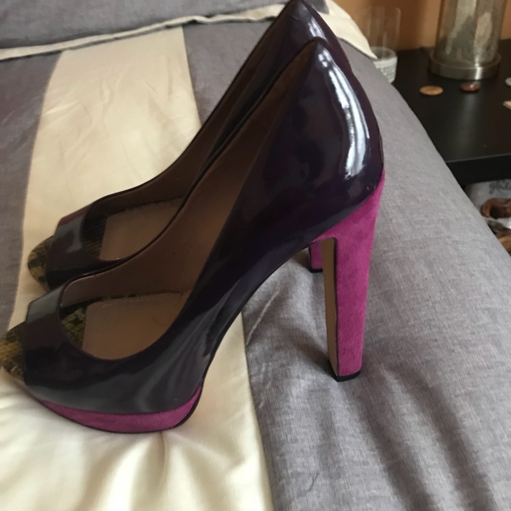 Vince Camuto beautiful heels.